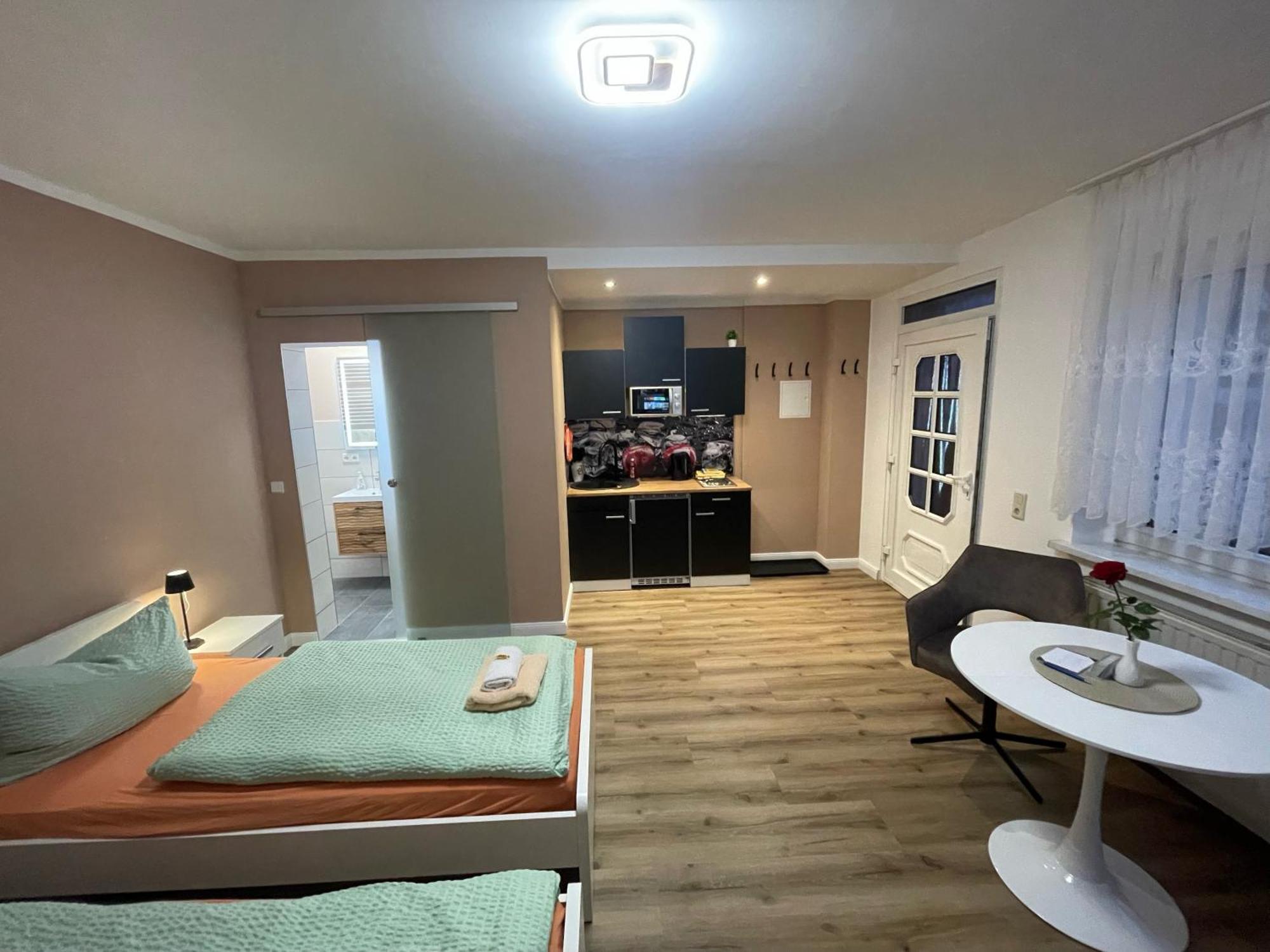 Top-Moderne Ferienwohnung Und Apartments Auf Frueherem Wunderschoenen Bauernhof Im Elbe-Elster-Kreis In Brandenburg Bei Herzberg-Elster, Schoenewalde, Holzdorf מראה חיצוני תמונה